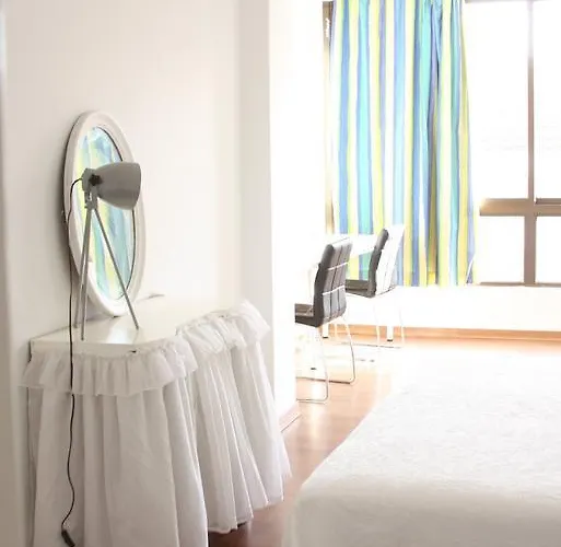 Апартаменты Apartamento Sant'ana A Lapa Лиссабон